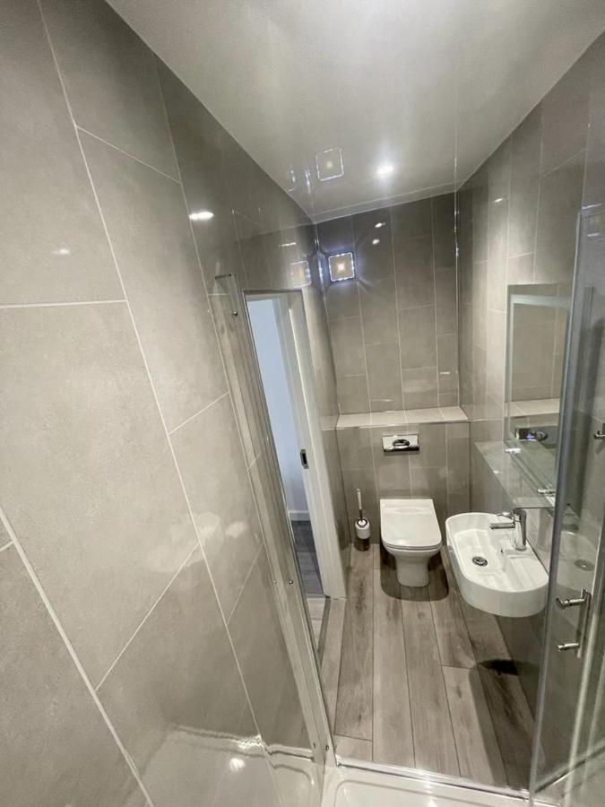 Top Twenty Bed And Breakfast Windsor Bagian luar foto