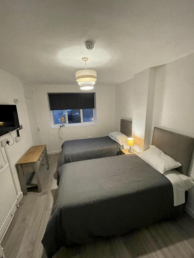 Top Twenty Bed And Breakfast Windsor Bagian luar foto